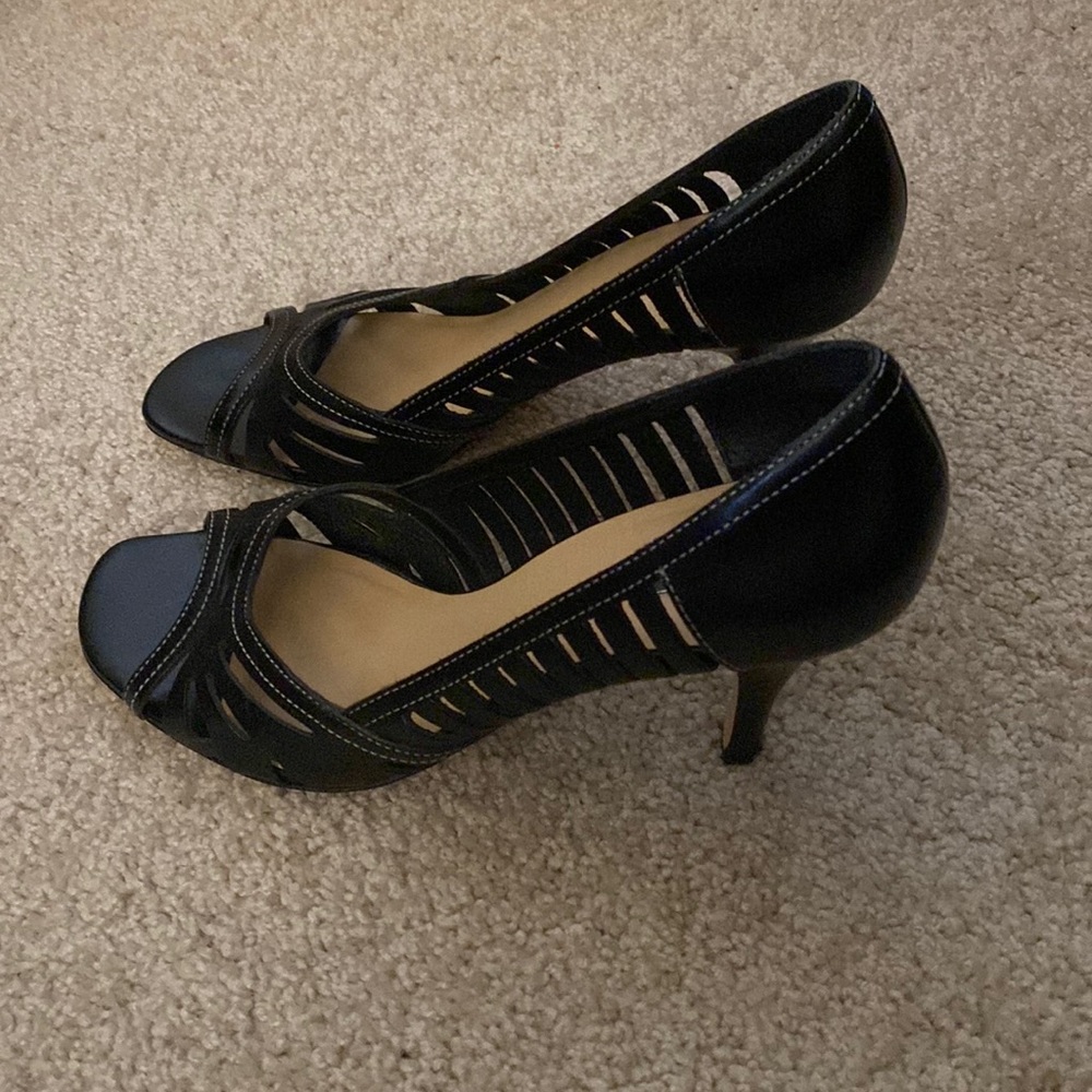 Nordstrom peep toe black heel size 7.5W